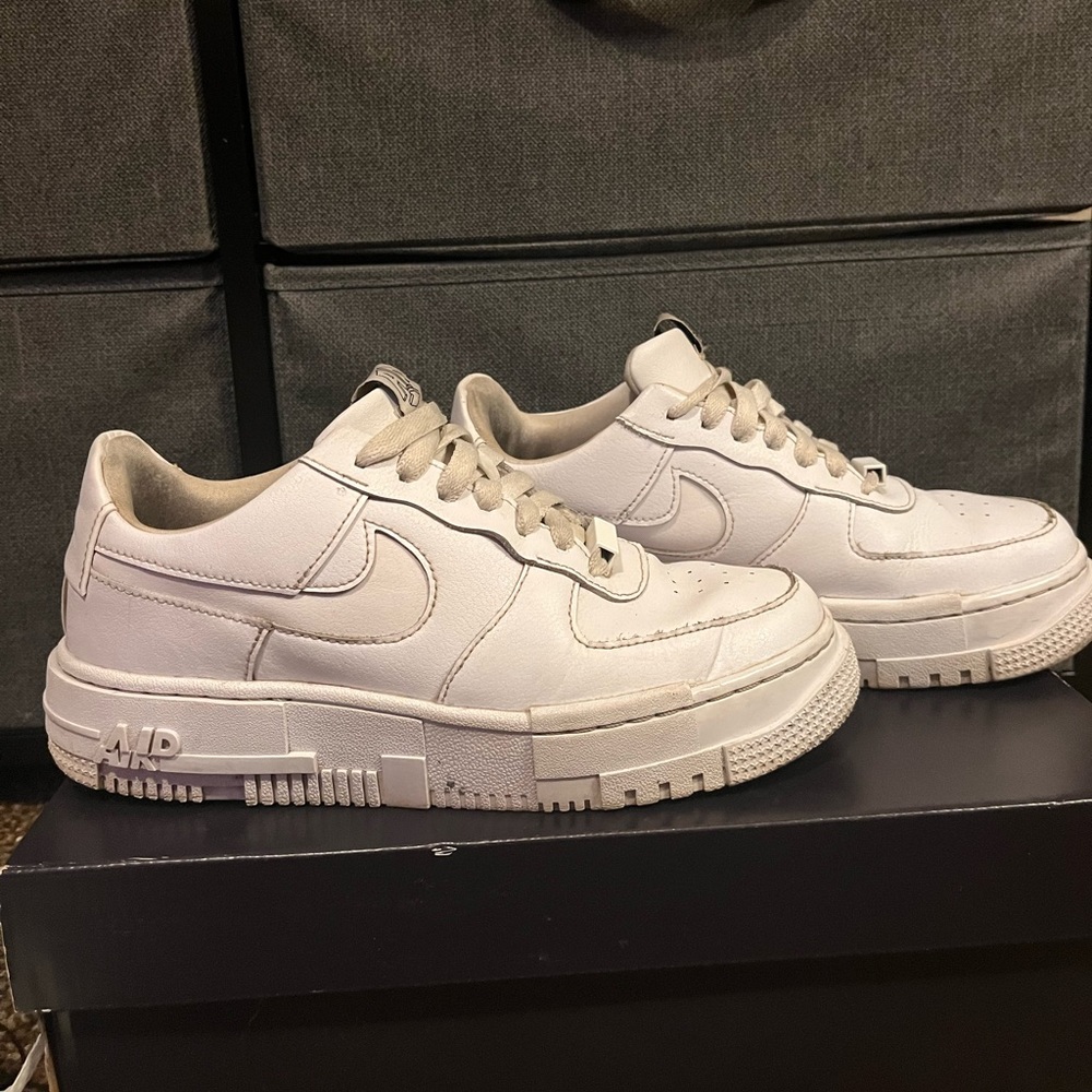 NIKE AIR FORCES GLITCH Size 6.5